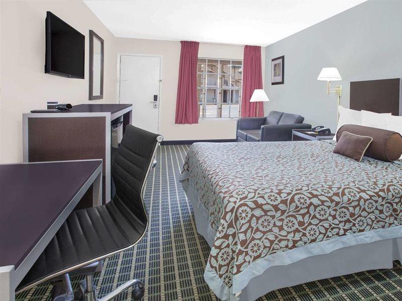 Days Inn By Wyndham Market Center Dallas Love Field Ngoại thất bức ảnh