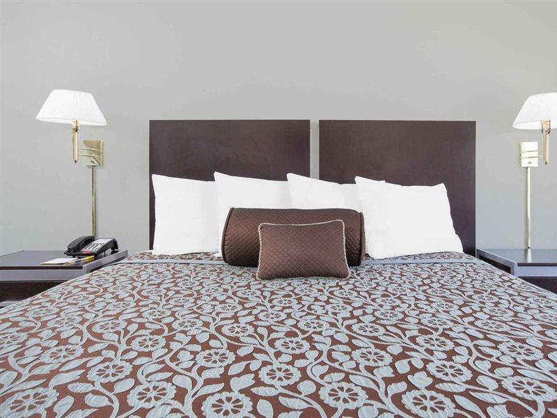 Days Inn By Wyndham Market Center Dallas Love Field Ngoại thất bức ảnh
