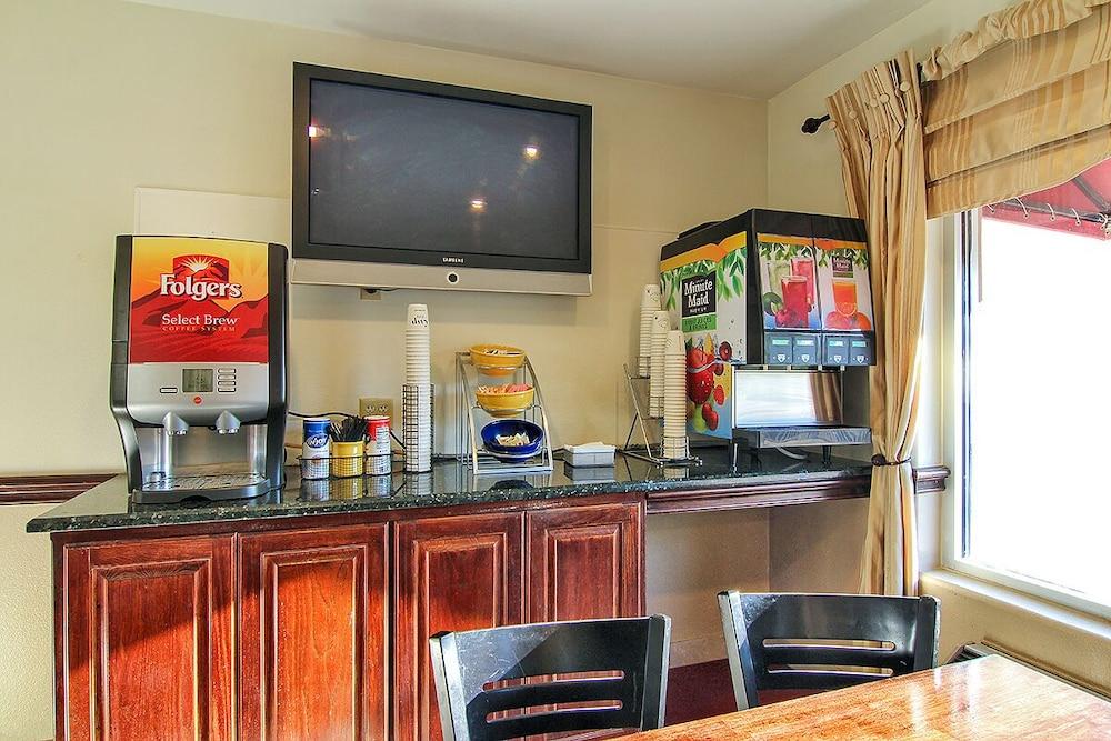 Days Inn By Wyndham Market Center Dallas Love Field Ngoại thất bức ảnh