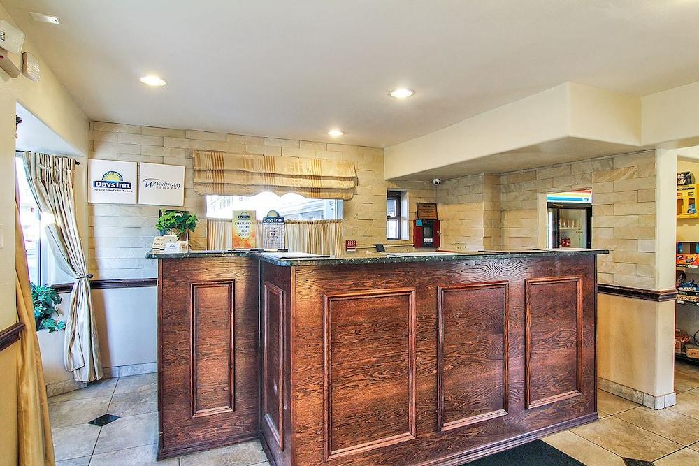 Days Inn By Wyndham Market Center Dallas Love Field Ngoại thất bức ảnh