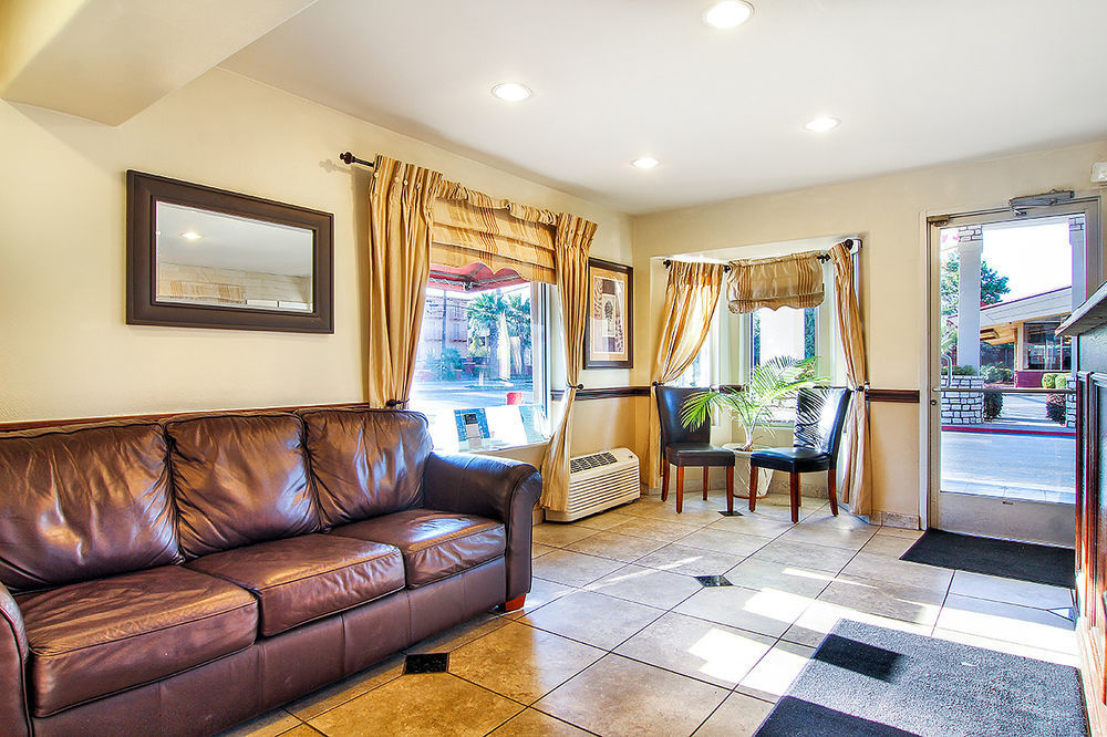 Days Inn By Wyndham Market Center Dallas Love Field Ngoại thất bức ảnh